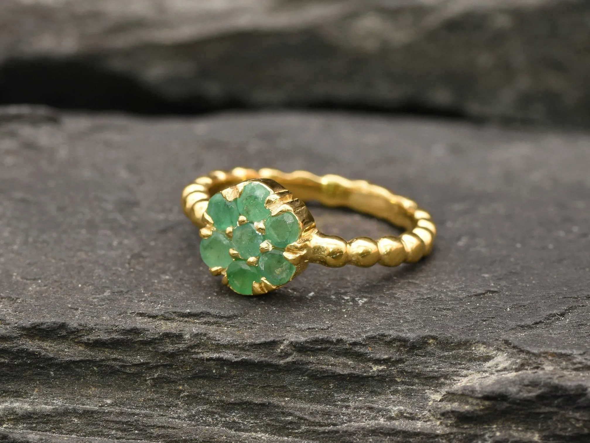 Emerald Flower Ring - Gold Daisy Ring - Dainty Emerald Ring