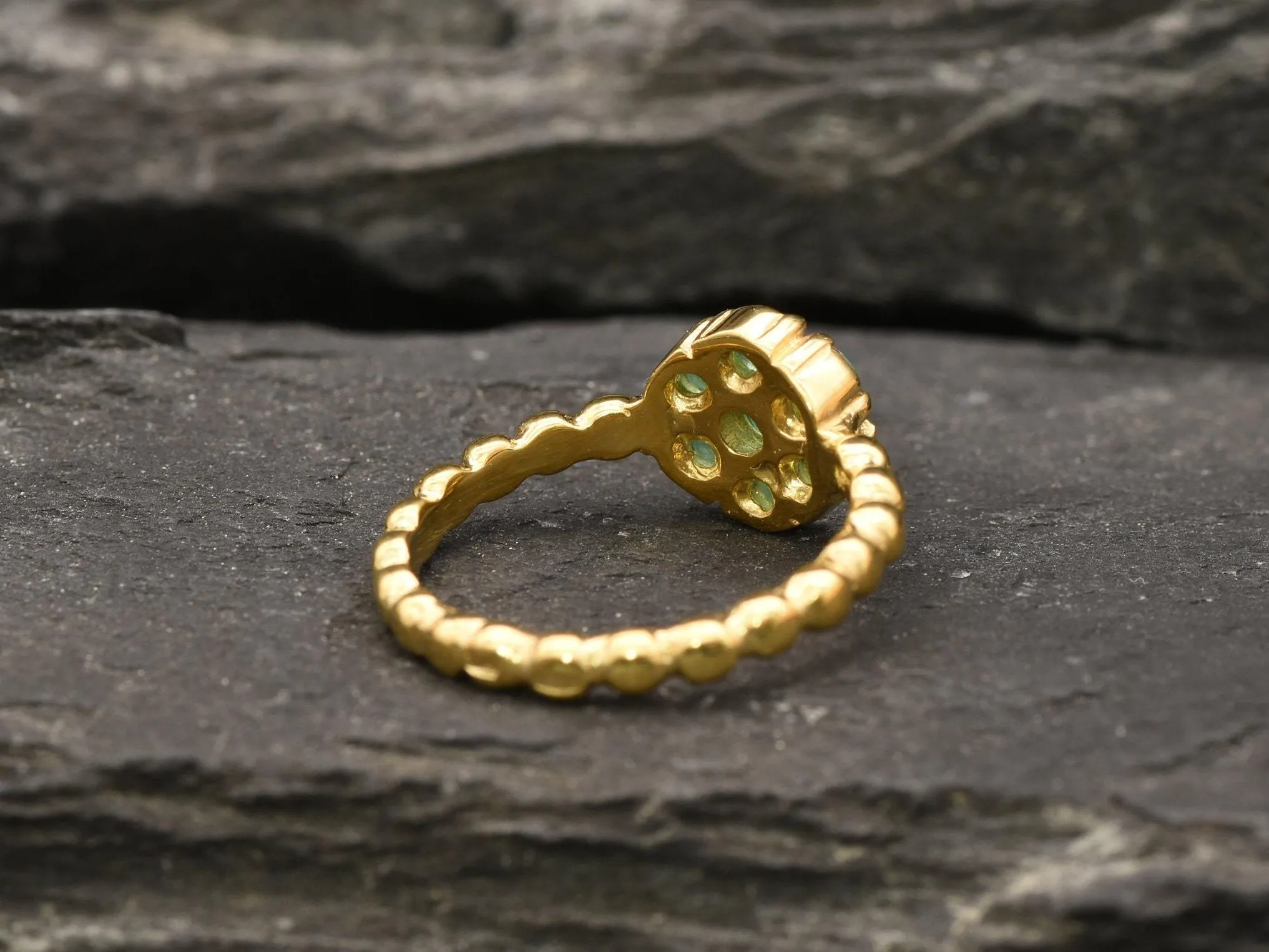 Emerald Flower Ring - Gold Daisy Ring - Dainty Emerald Ring