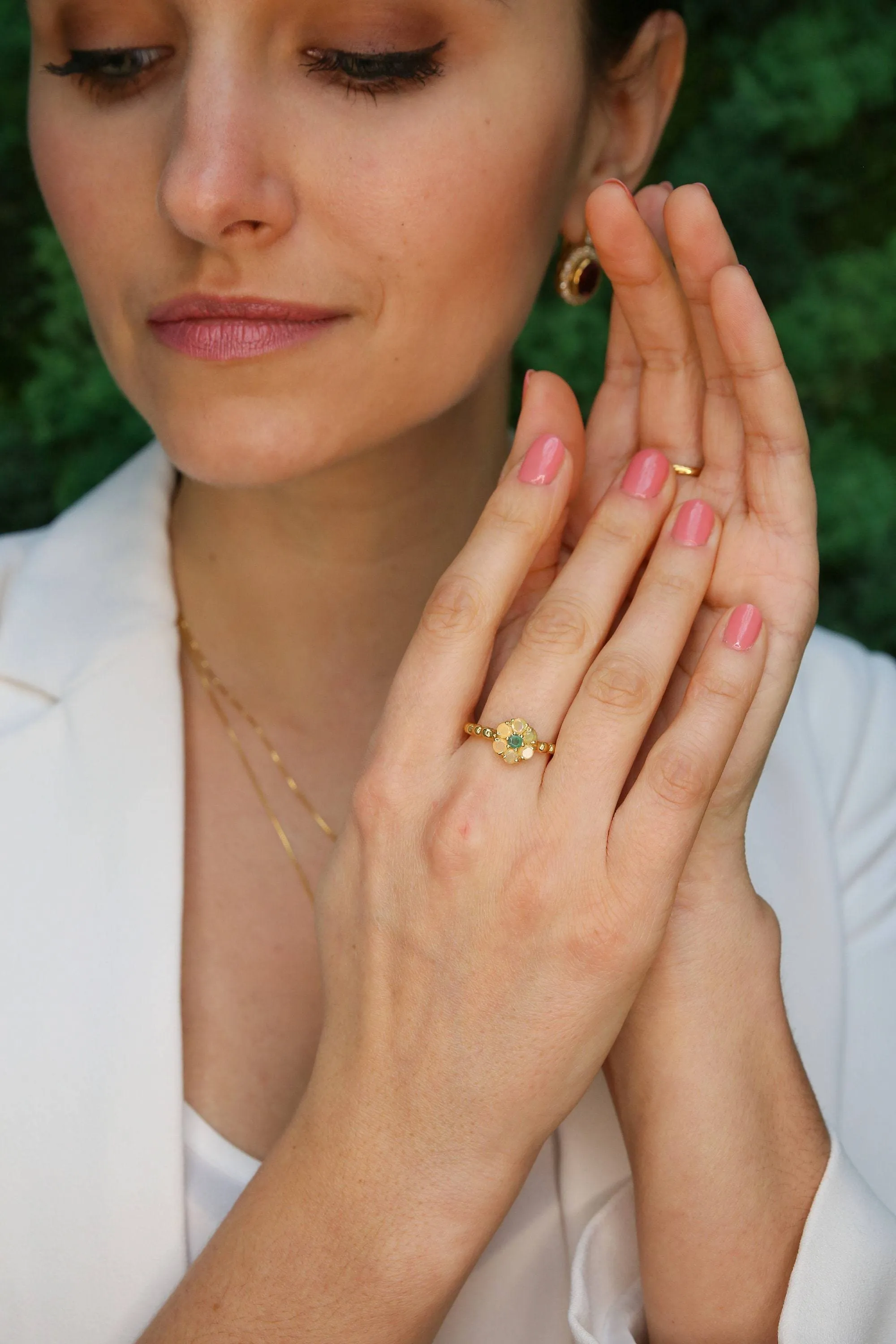 Emerald Flower Ring - Gold Daisy Ring - Dainty Emerald Ring