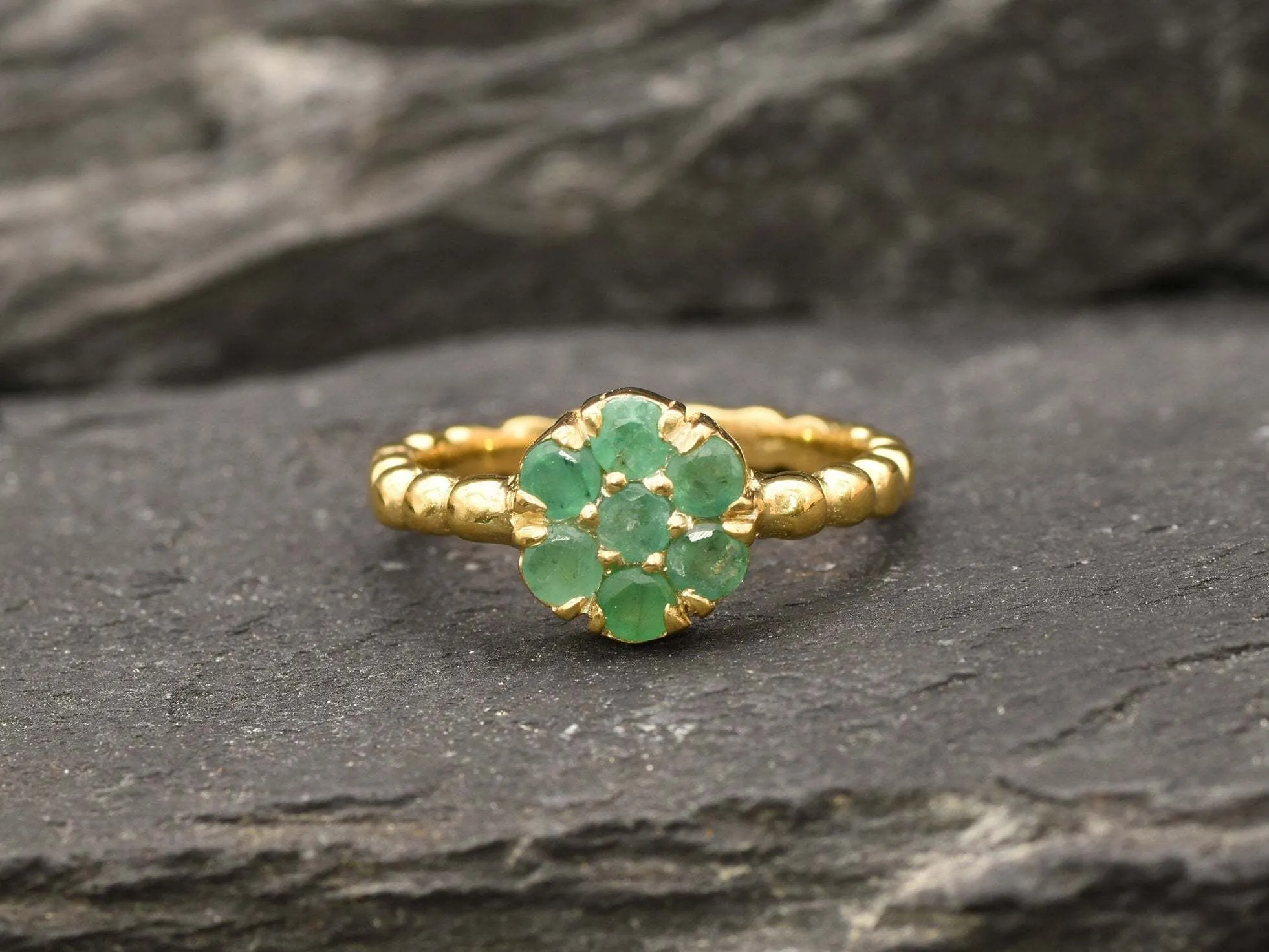 Emerald Flower Ring - Gold Daisy Ring - Dainty Emerald Ring