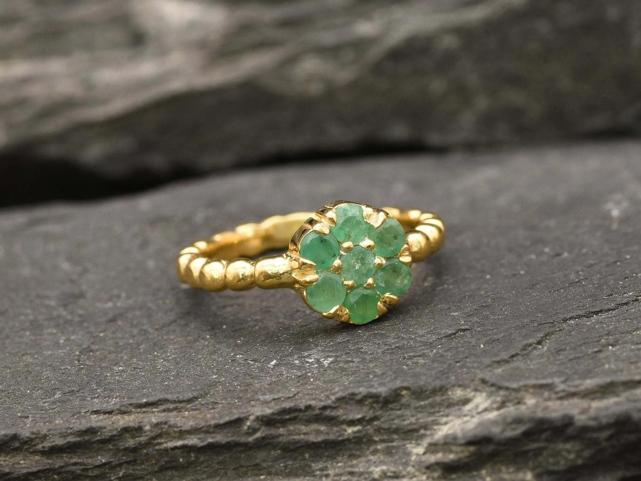 Emerald Flower Ring - Gold Daisy Ring - Dainty Emerald Ring