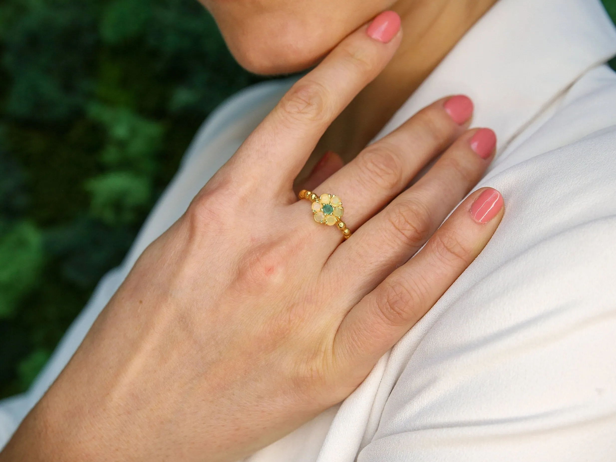 Emerald Flower Ring - Gold Daisy Ring - Dainty Emerald Ring