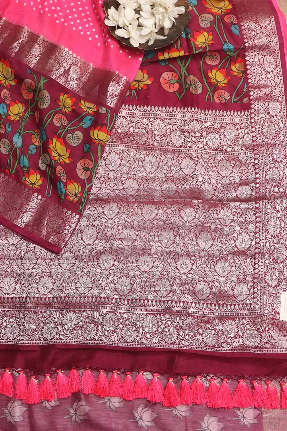 Exquisite Pink Banarasi Bandhani Pure Chiniya Silk Pichwai Design Saree