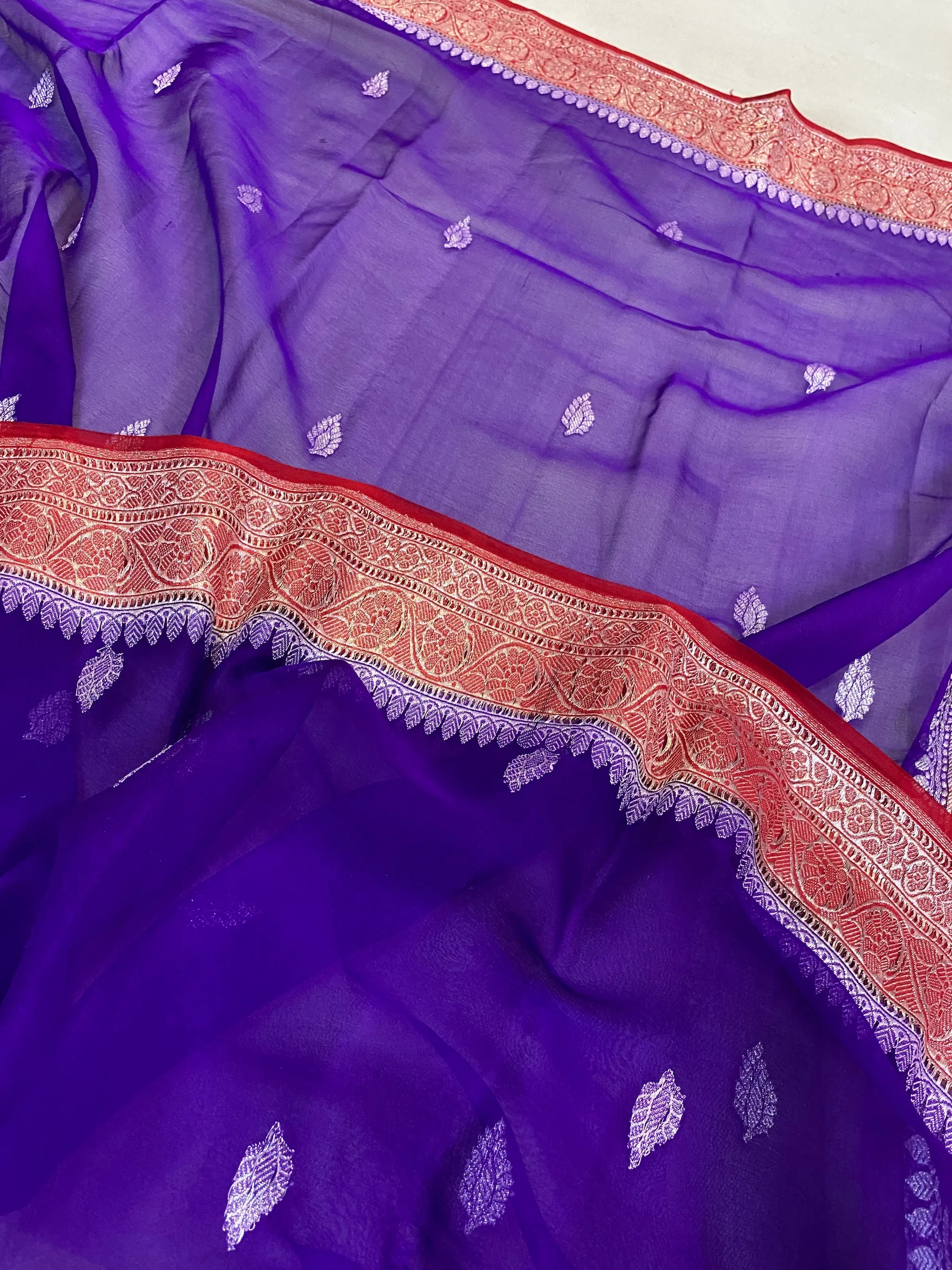 Luxurious Elegance: Purple and Red Pure Khaddi Chiffon Handloom Banarasi Saree