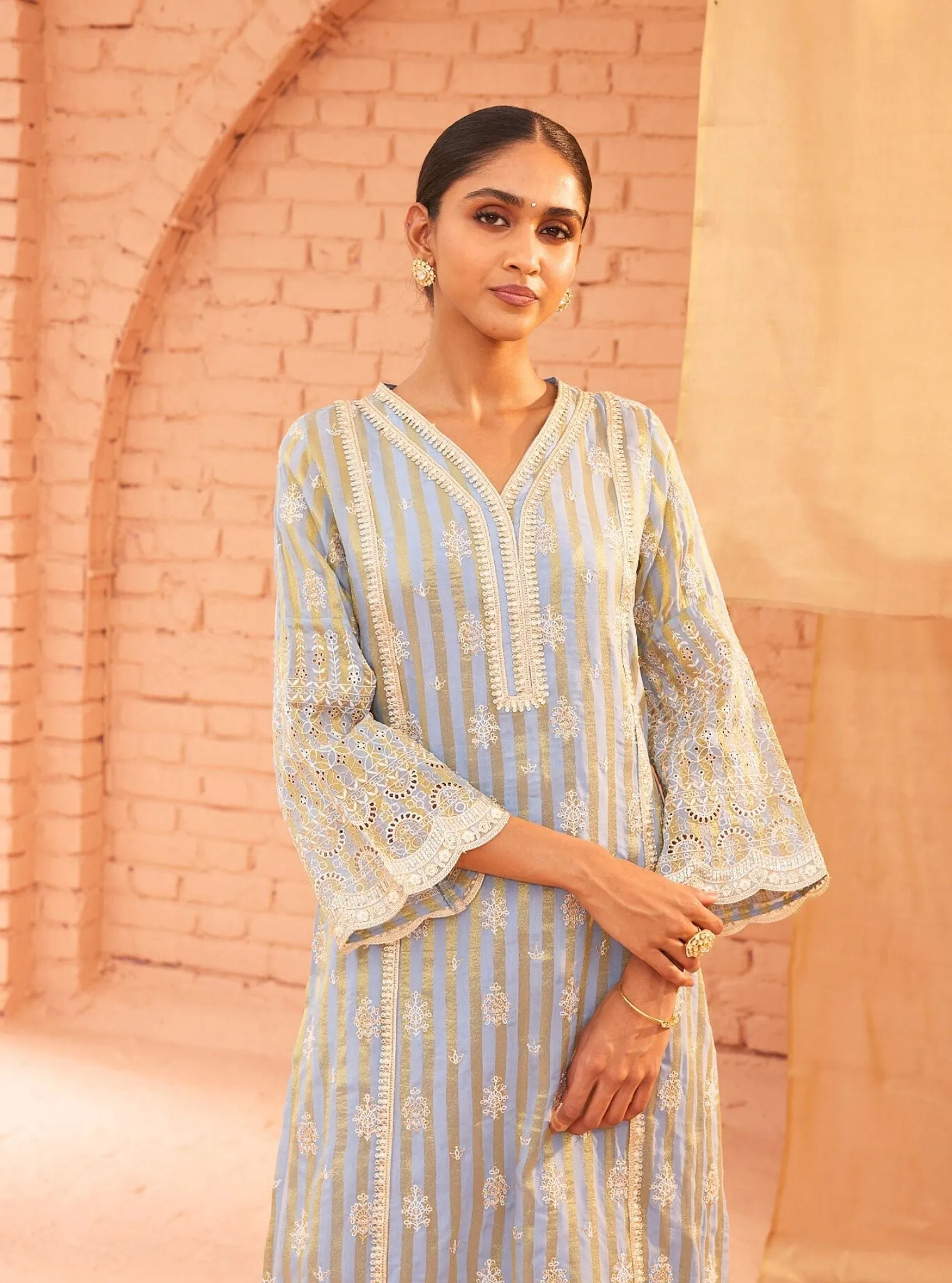 Mulmul Banarsi Hayden Blue Kurta With Mulmul Banarsi Hayden Blue Pant