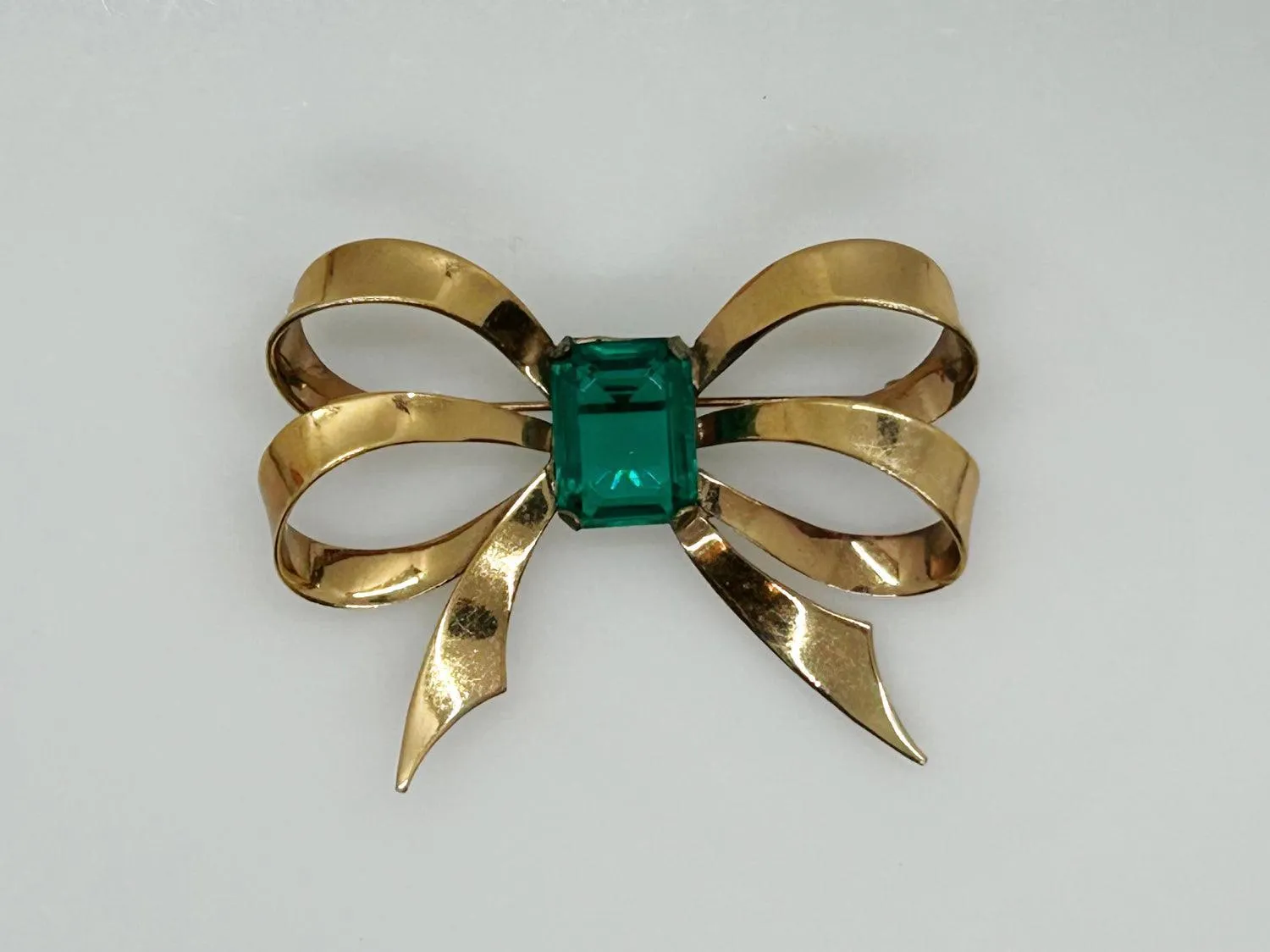 Stunning Vintage Green Bow Brooch